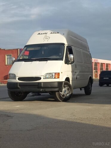 Ford Transit-1