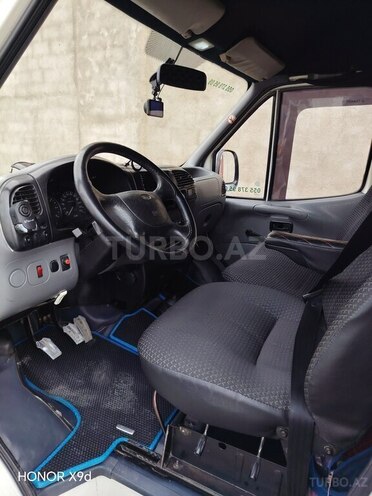 Ford Transit-21