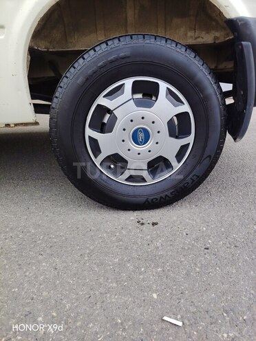 Ford Transit-16