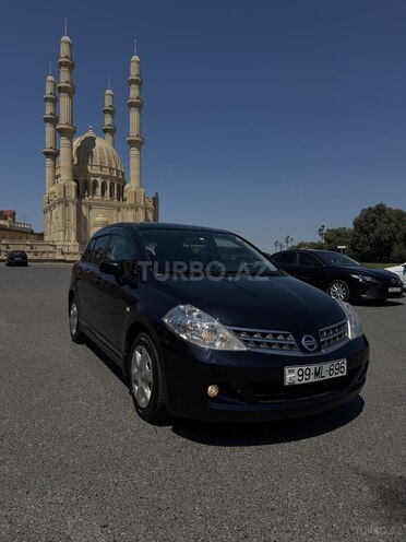 Nissan Tiida-15