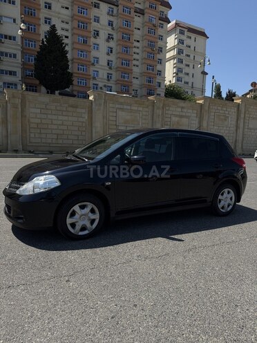 Nissan Tiida-14