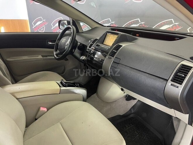 Toyota Prius-7