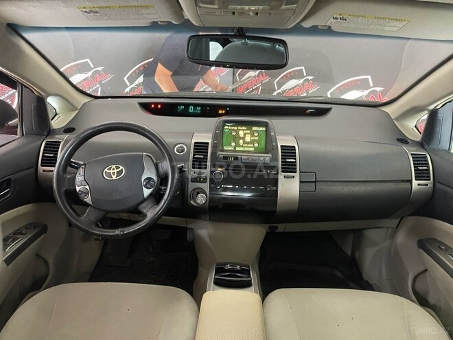 Toyota Prius-11