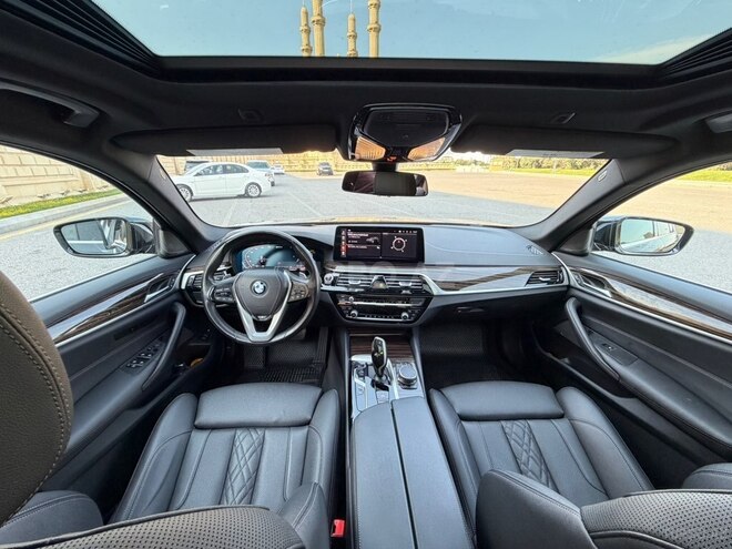 BMW 530e-10