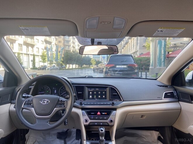 Hyundai Elantra-7
