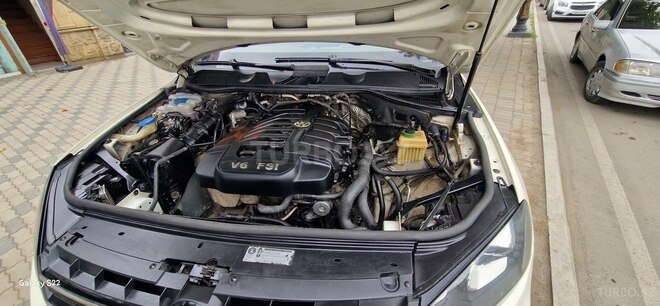 Volkswagen Touareg-16