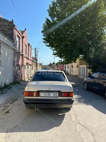 Mercedes 190-2