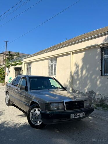 Mercedes 190-5