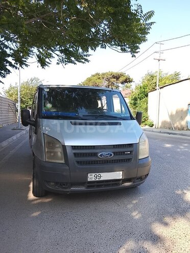 Ford Transit-4