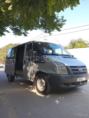Ford Transit-3