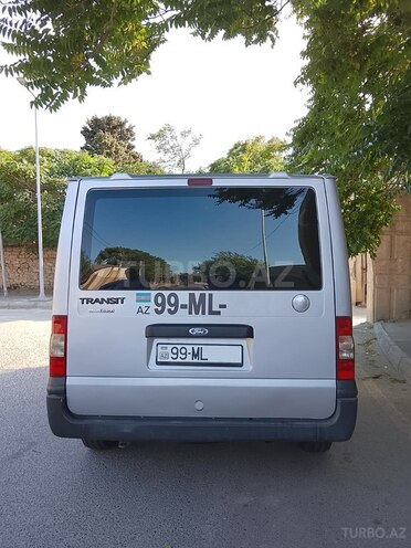 Ford Transit-6