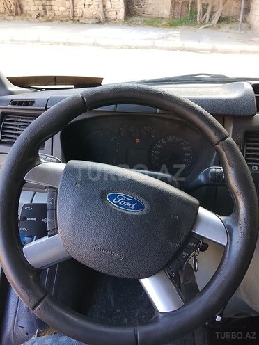 Ford Transit-14
