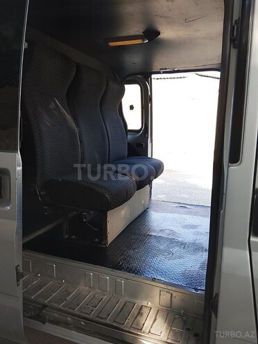 Ford Transit-11