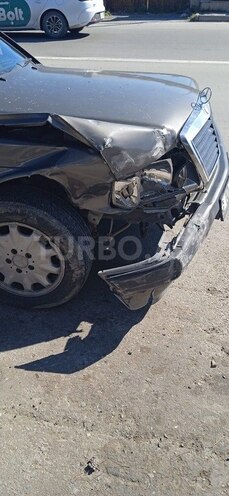 Mercedes 190-4