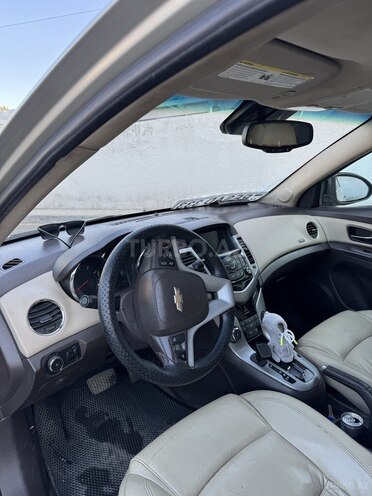 Chevrolet Cruze-10