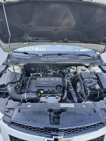 Chevrolet Cruze-11