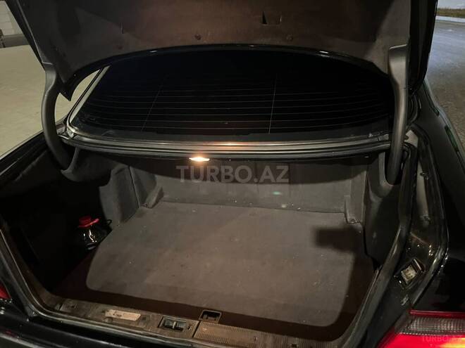 Mercedes E 320-9