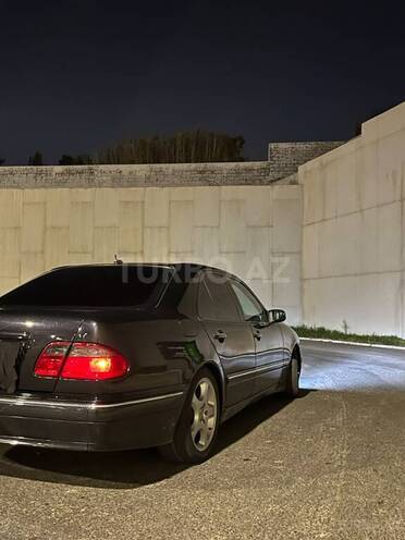 Mercedes E 320-4