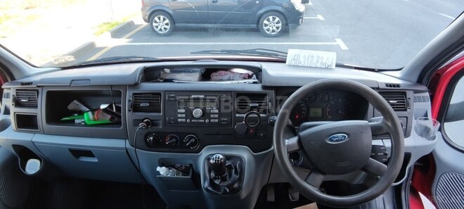 Ford Transit-5
