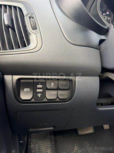 Kia Rio-10