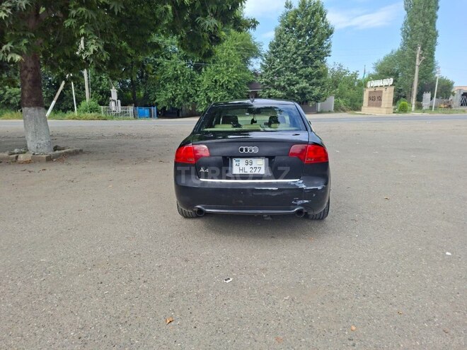 Audi A4-2