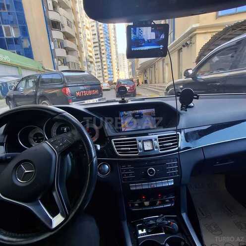 Mercedes E 220-12