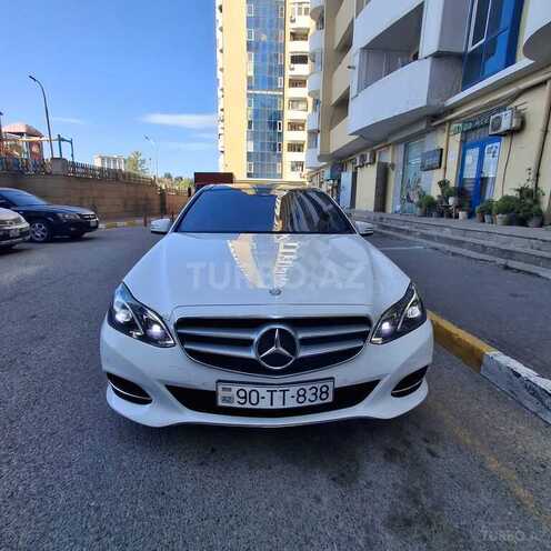 Mercedes E 220-1