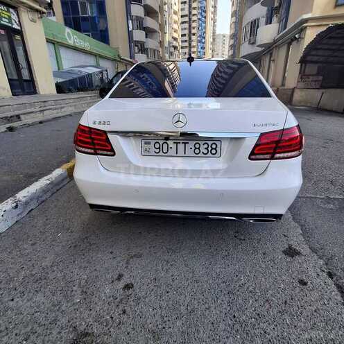 Mercedes E 220-2