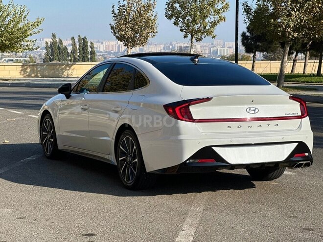 Hyundai Sonata-6