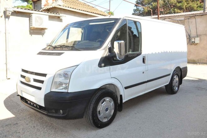 Ford Transit-10
