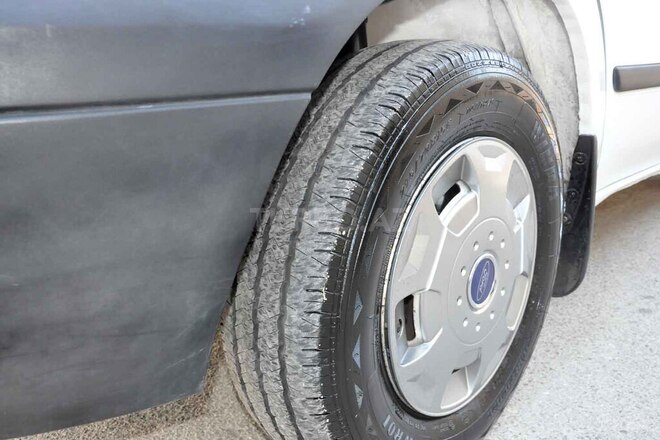 Ford Transit-6