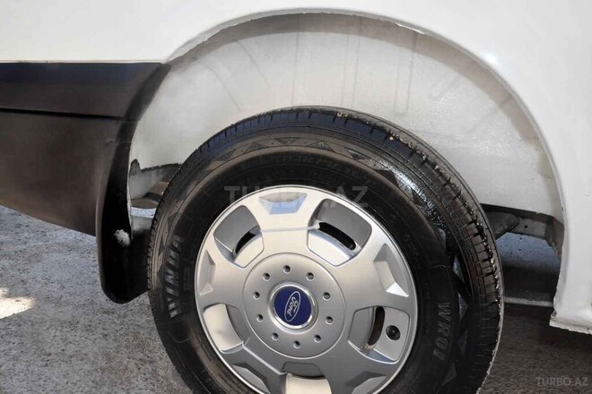 Ford Transit-3