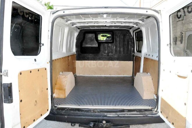 Ford Transit-9
