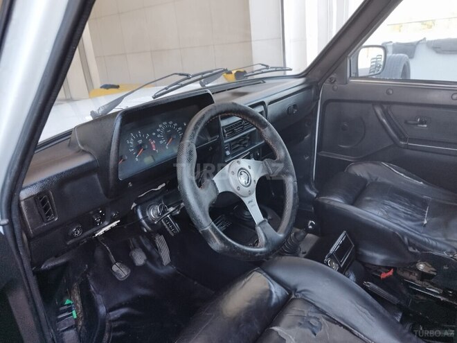 LADA (VAZ) Niva-16
