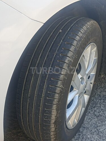 Nissan Sunny-15