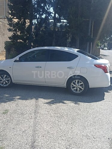 Nissan Sunny-5