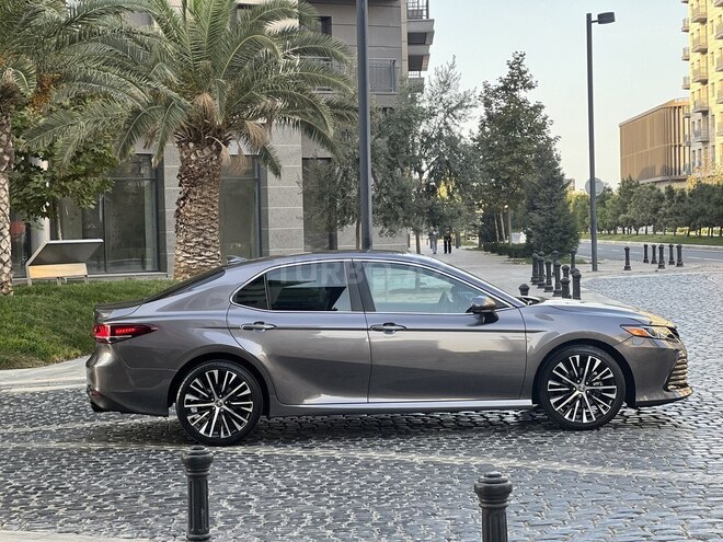Toyota Camry-7