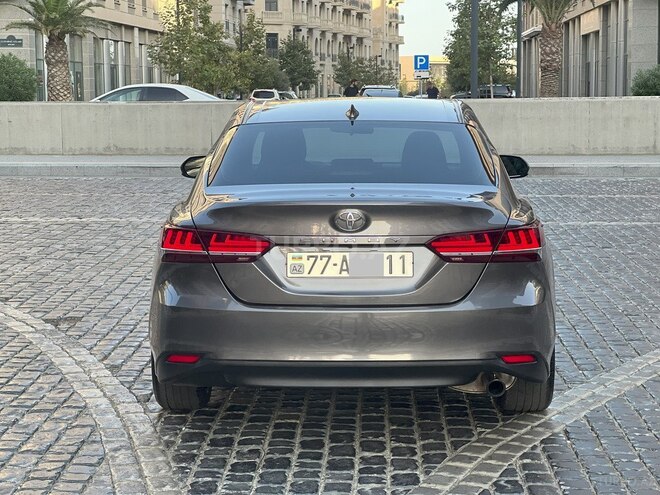 Toyota Camry-13