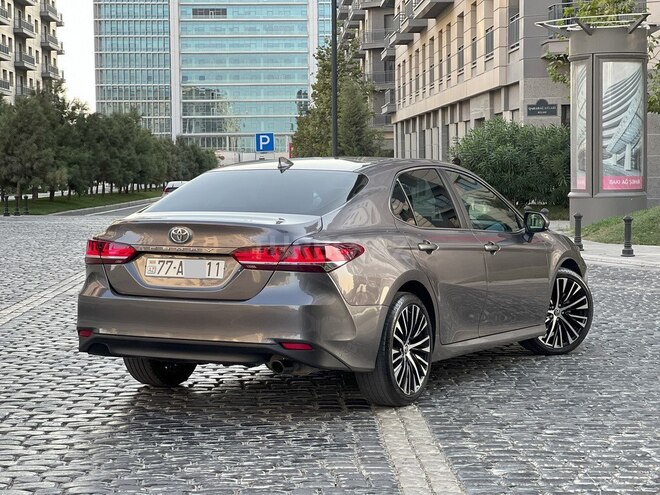 Toyota Camry-12