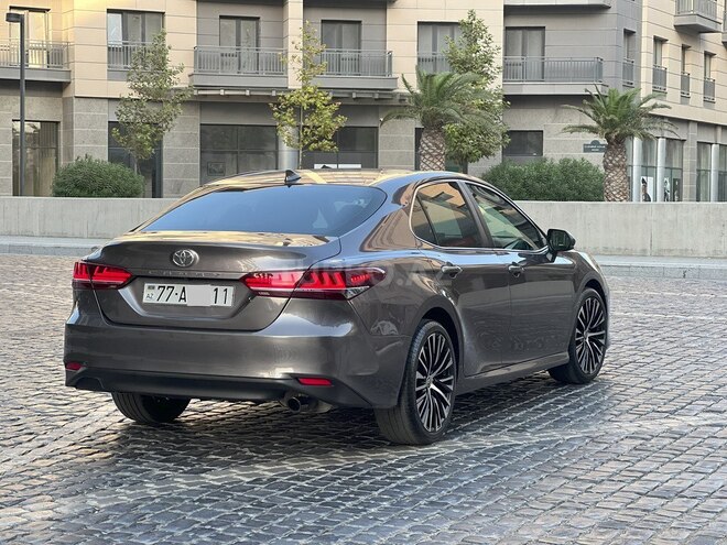 Toyota Camry-14