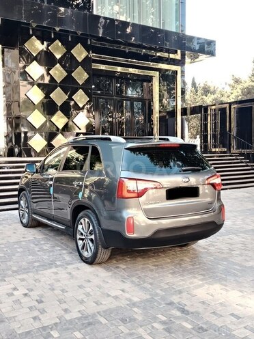 Kia Sorento-13