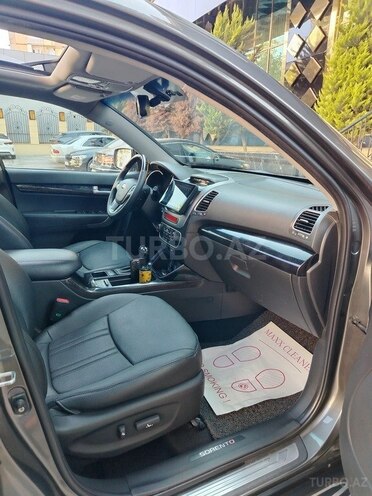 Kia Sorento-15