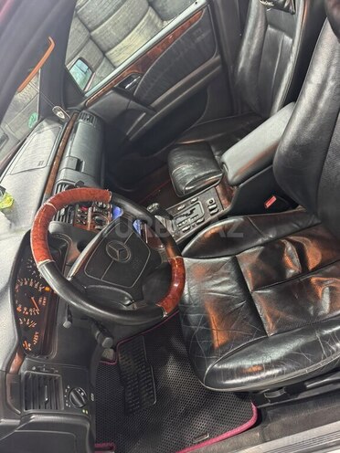 Mercedes E 230-7