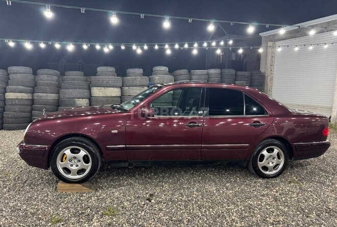 Mercedes E 230-6
