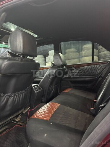 Mercedes E 230-9