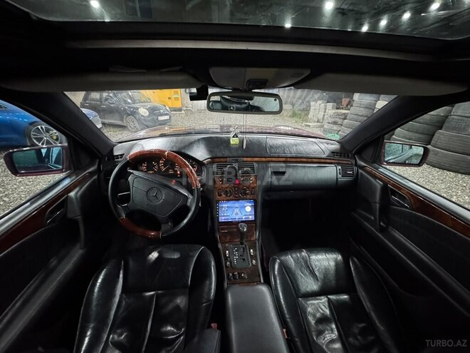Mercedes E 230-8