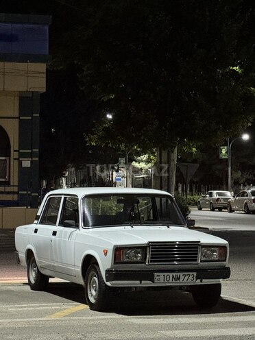 LADA (VAZ) 2107-1