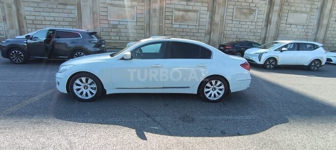 Hyundai Genesis-4