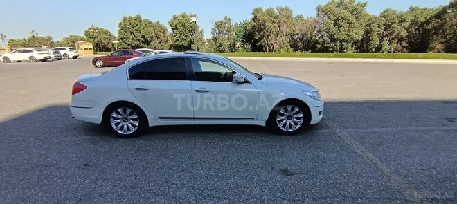 Hyundai Genesis-3