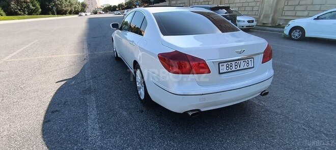 Hyundai Genesis-6